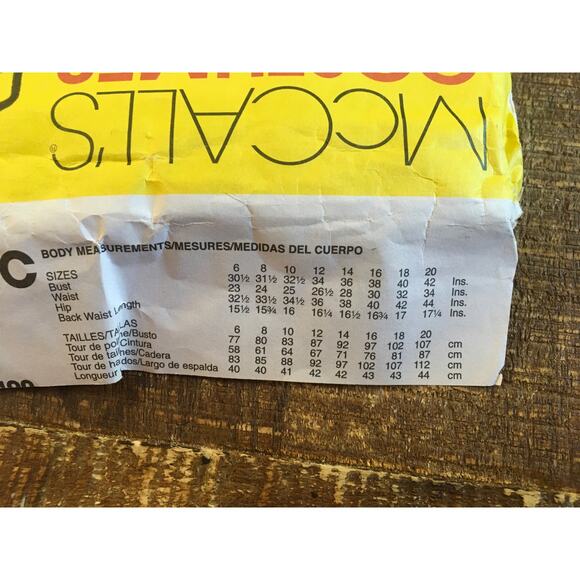 Mccalls Sewing Pattern M4490 Renaissance Dress LOTR Fantasy Eowyn 6-12 UNCUT - Picture 3 of 3